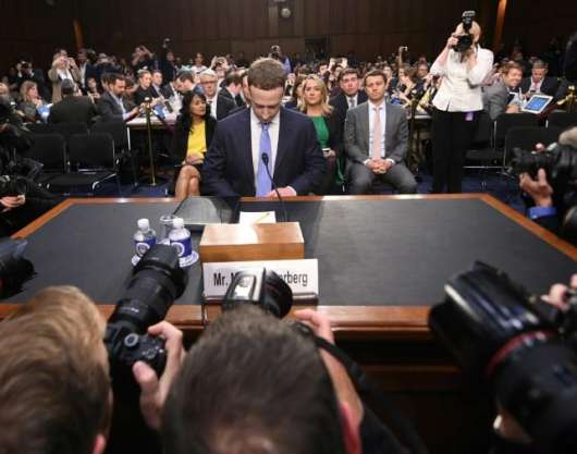 Социальные сети - Бойкот Facebook со стороны 400 брендов заставил Марка Цукерберга встретится с организаторами акции