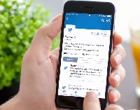  - Twitter   :  ,    