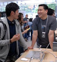 Новости Ритейла - Открытие Apple в Саппоро собрало более 1000 человек