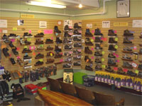  - Женщины предпочитают покупать обувь в специализированных магазинах 