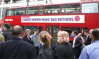 Финансы - С британских улиц уберут антирекламу деловых женщин