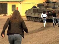  - Девушки выбирают танки
