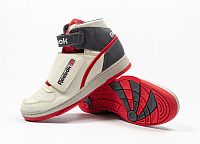  - Alien Fighter Bishop  Reebok.  40-  