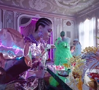 - Swarovski начинает обновление брендинга: Зажги свои мечты!