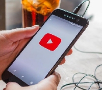 - Какая соцсеть стала заменой YouTube россиянам?