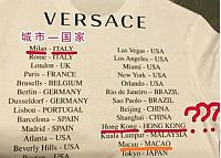  - Versace ИЗВИНИЛСЯ перед китайцами. На футболках бренда Китай лишен Гонконга и Макая