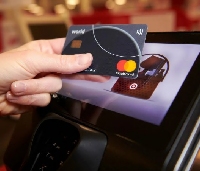- Чем пахнет парфюм от Mastercard?