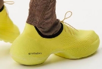  - Новая модель кроссовок от Givenchy - сообщает https://advesti.ru/