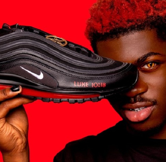 Дизайн и Креатив - Nike будет судиться из-за