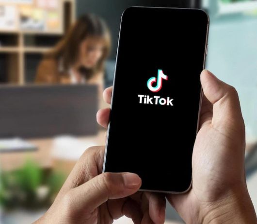 Официальная хроника - Как TikTok влияет на французских подростков?