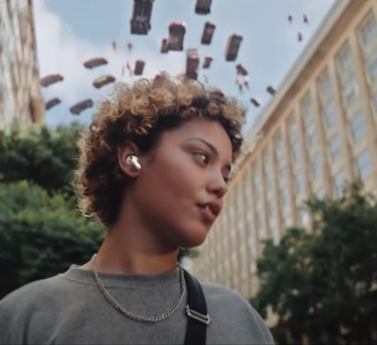 Новости Видео Рекламы - Почему AirPods Pro неподвластны гравитации?