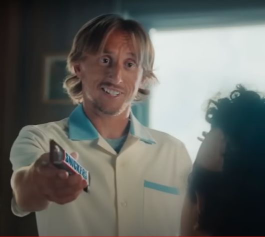 Дизайн и Креатив - Какая реклама Snickers будет на Евро-2024?
