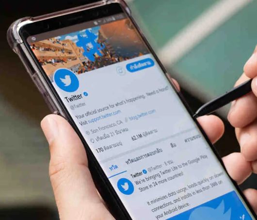 Социальные сети - С кем поделится Twitter своими деньгами?