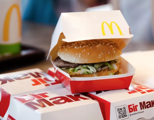 Новости Ритейла - Половина россиян не планирует возвращаться в McDonald's