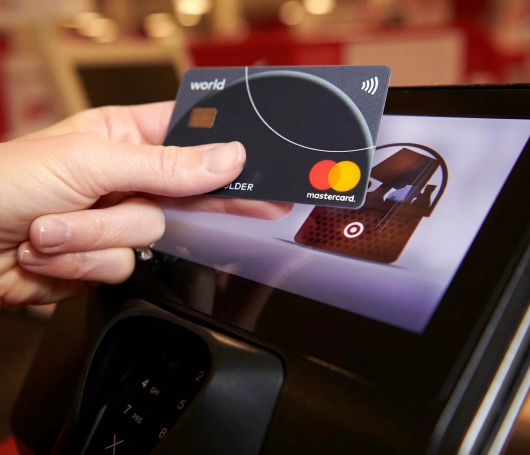 Новости Рынков - Чем пахнет парфюм от Mastercard?