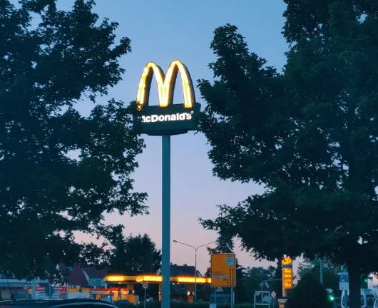 Новости Видео Рекламы - Как найти McDonald's во Франции?